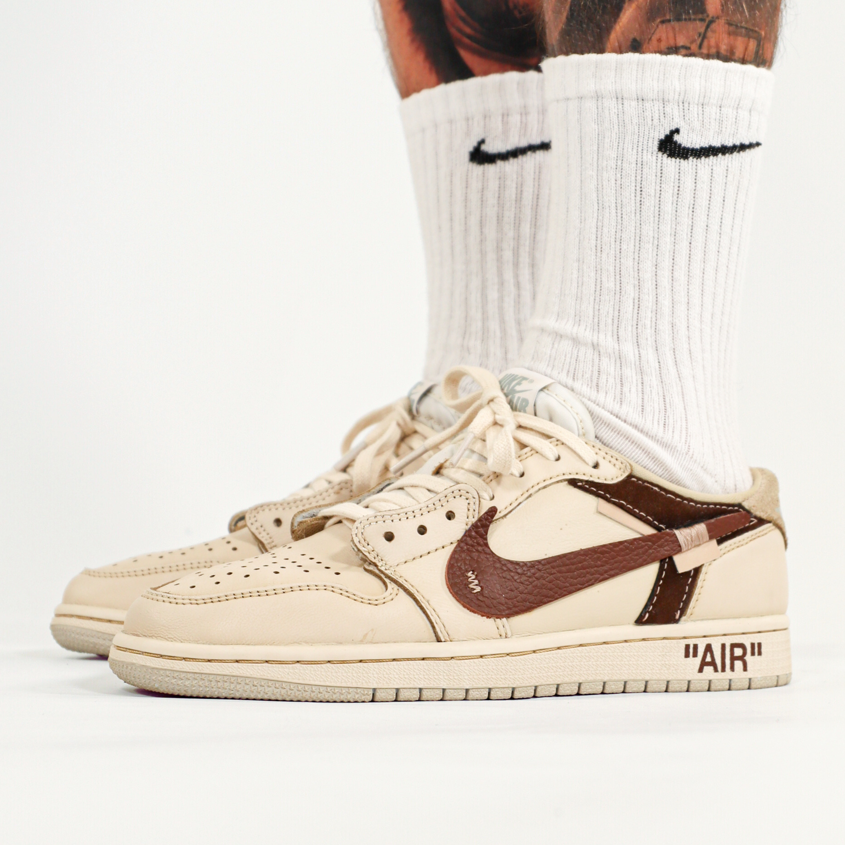 Nike Jordan 1 Coffee - V1 OW