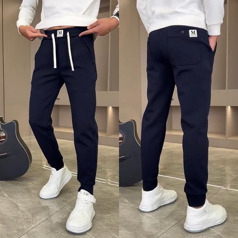 Versatile, close-fitting trousers